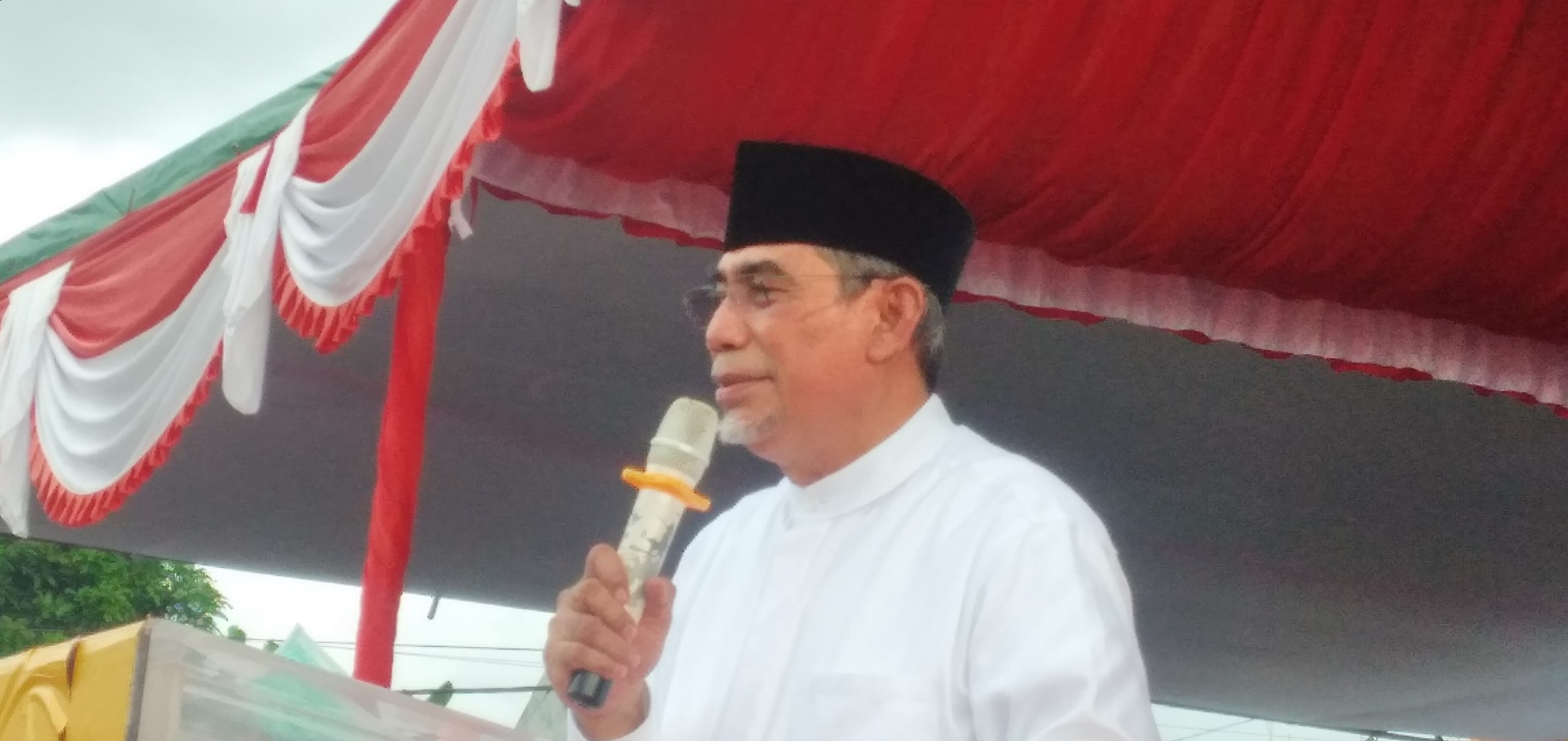 Muhammad Kasuba mantan Bupati Halsel dua periode. (van//segmen.co.id)