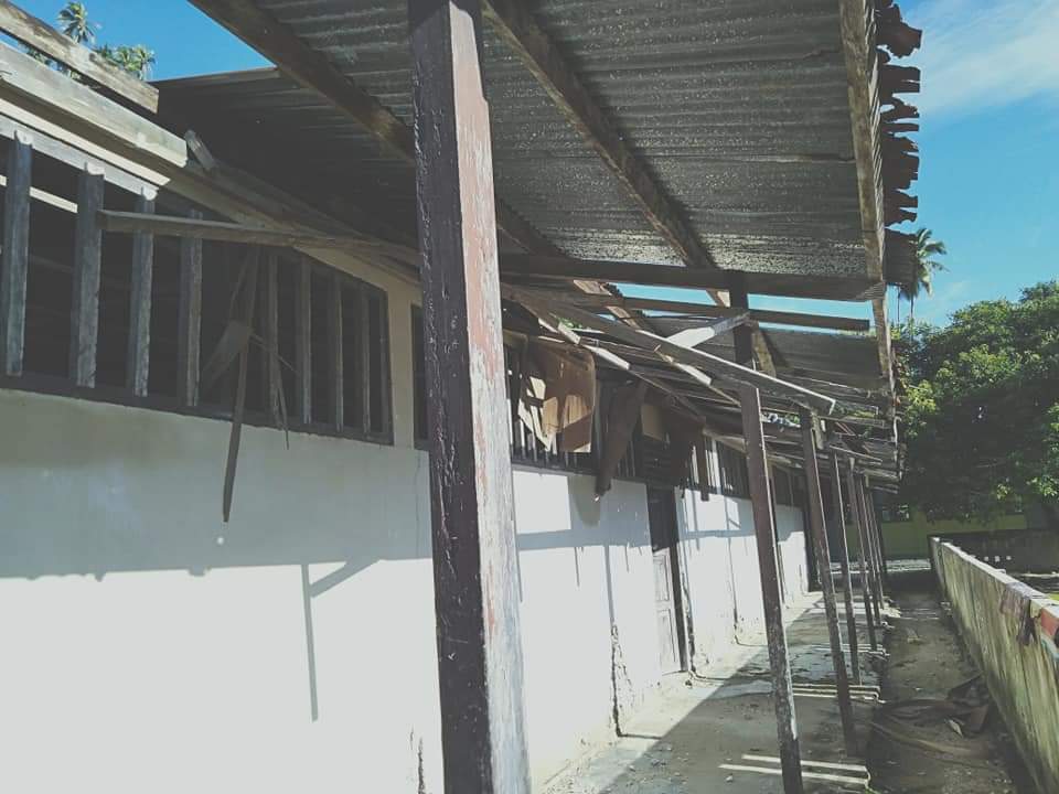 Kondisi tiga gedung tua SD Inpres Orimakurunga yang dibangun sejak Suharto menjabat sebagai Presiden Repoblik Indonesia. (Dam//segmen.co.id)
