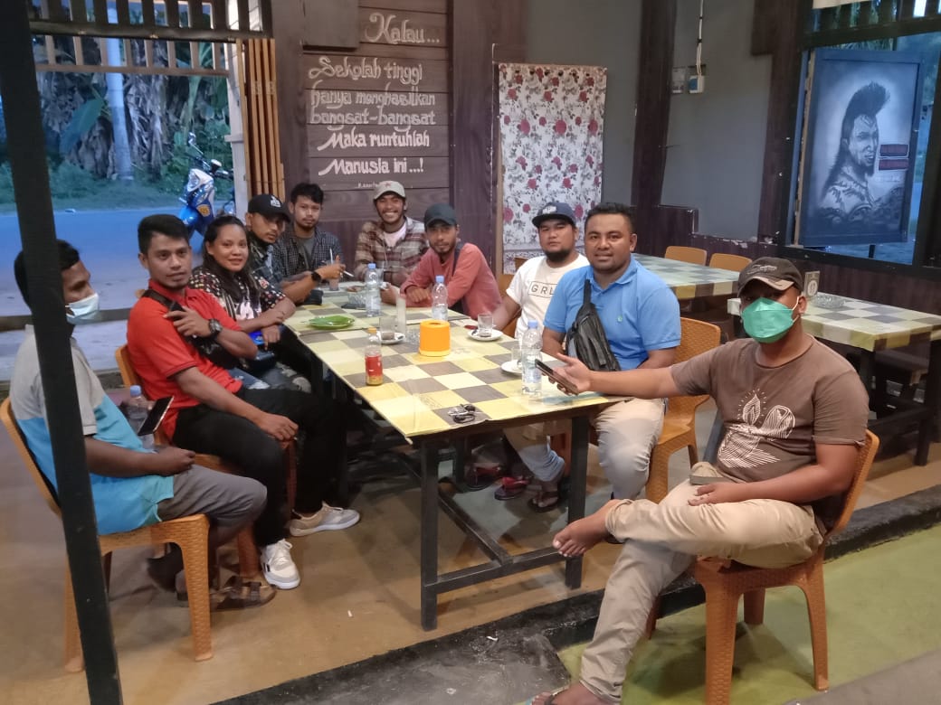 Pengurus Forum Pemuda Peduli Obi. (Dok: segmen.co.id)