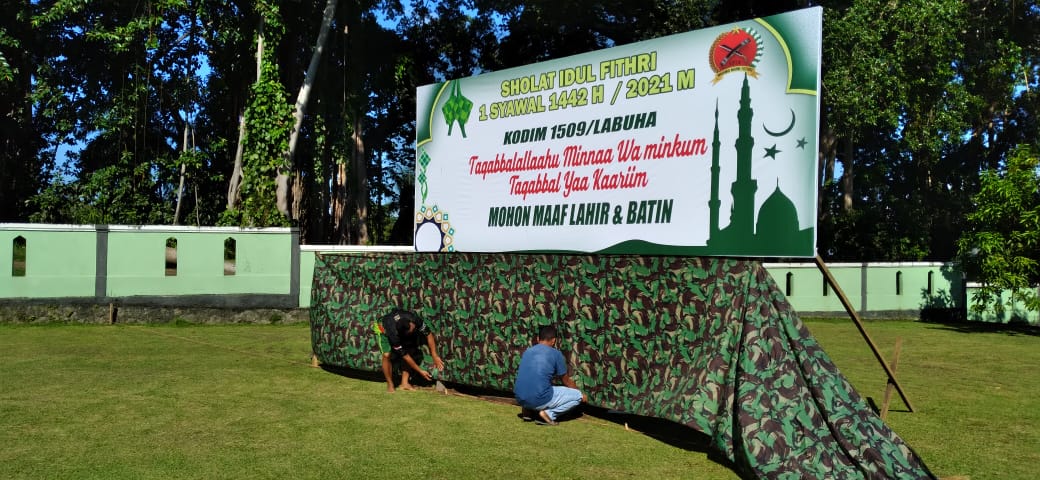Persiapan Sholat Idul Fitri tahun 2021 berjamah di Makodim Labuha, Halsel. (Sadam//segmen)