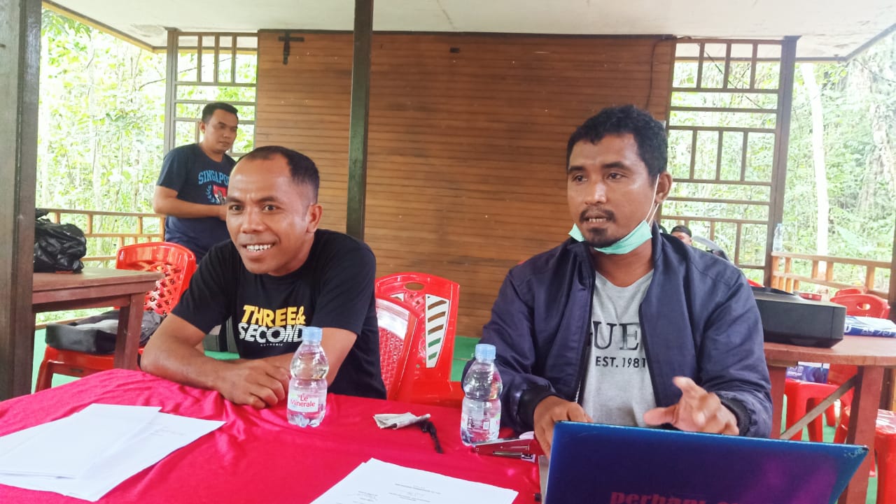 Ketua Panitia Muhlas Jafar (kiri) dan Stering Comite Almun Madi (kanan). (Foto: Sadam//segmen).