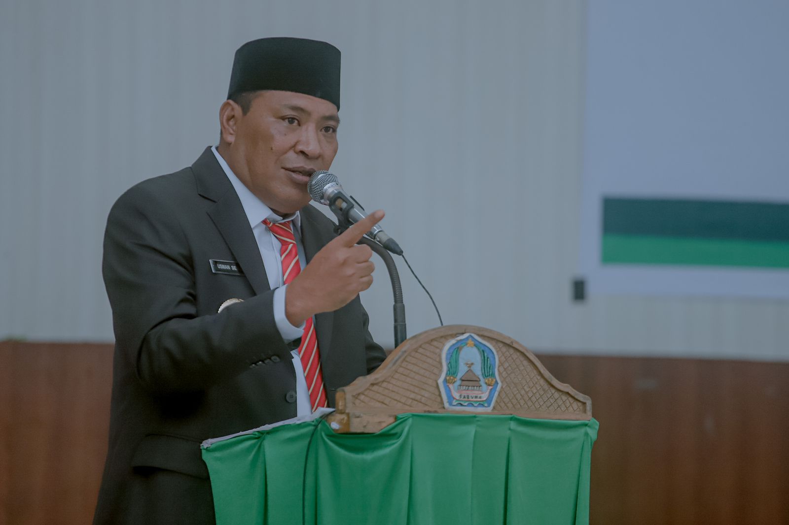 Usman Sidik Bupati Halmahera Selatan (foto: Sadam//Segmen)