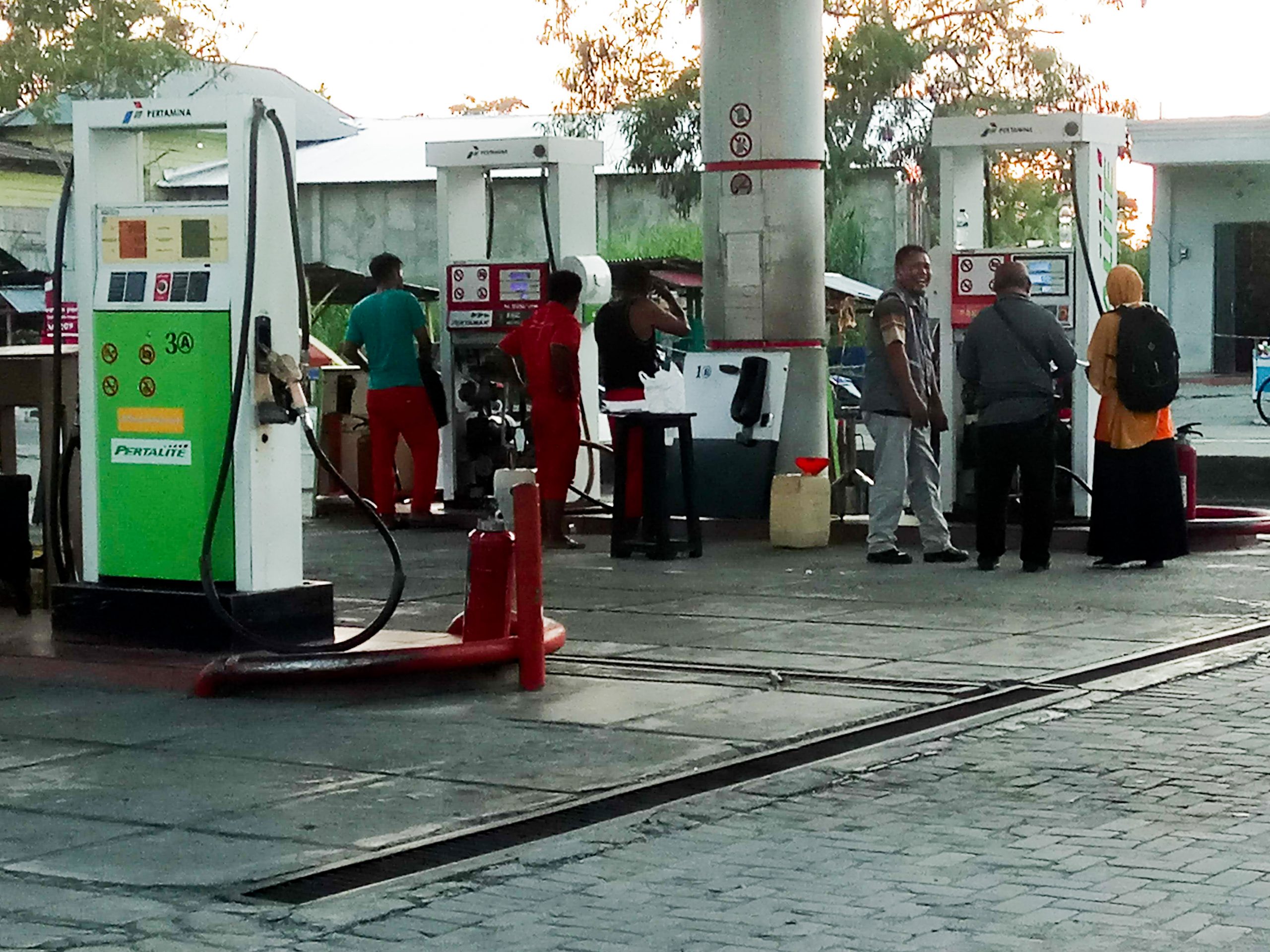 SPBU Labuha, (dok, segmen)