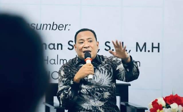 Usman Sidik Bupati Halamhera Selatan (foto//istimewah)