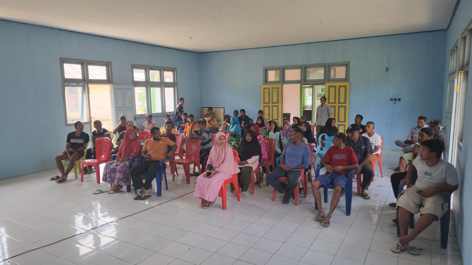 Bidang Aset BPKAD dan warga Desa Indari rapat pembayaran lahan (foto_sadam)