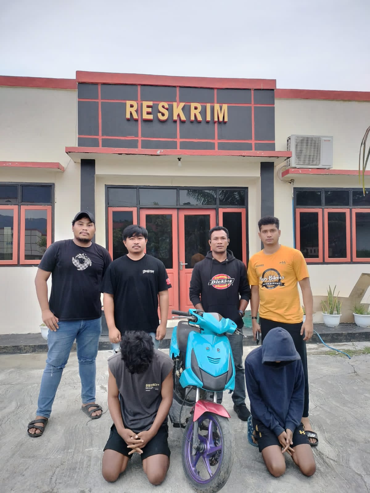 2 dari 6 pelaku ditangkap oleh Unit Opsnal Nireus Satreskrim Polres Halsel (foto//segmen)