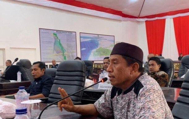 Gufran Mahmud, SH Ketua Komisi ll DPRD Halsel (foto_Tox)