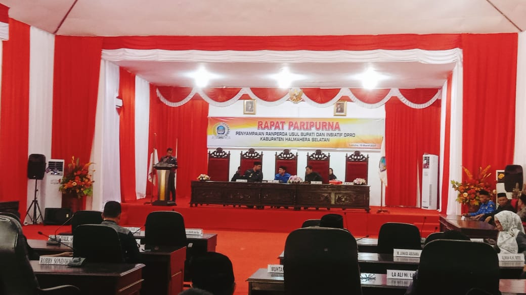 Paripurna Pandangan Fraksi (foto:Sadam//segmen)