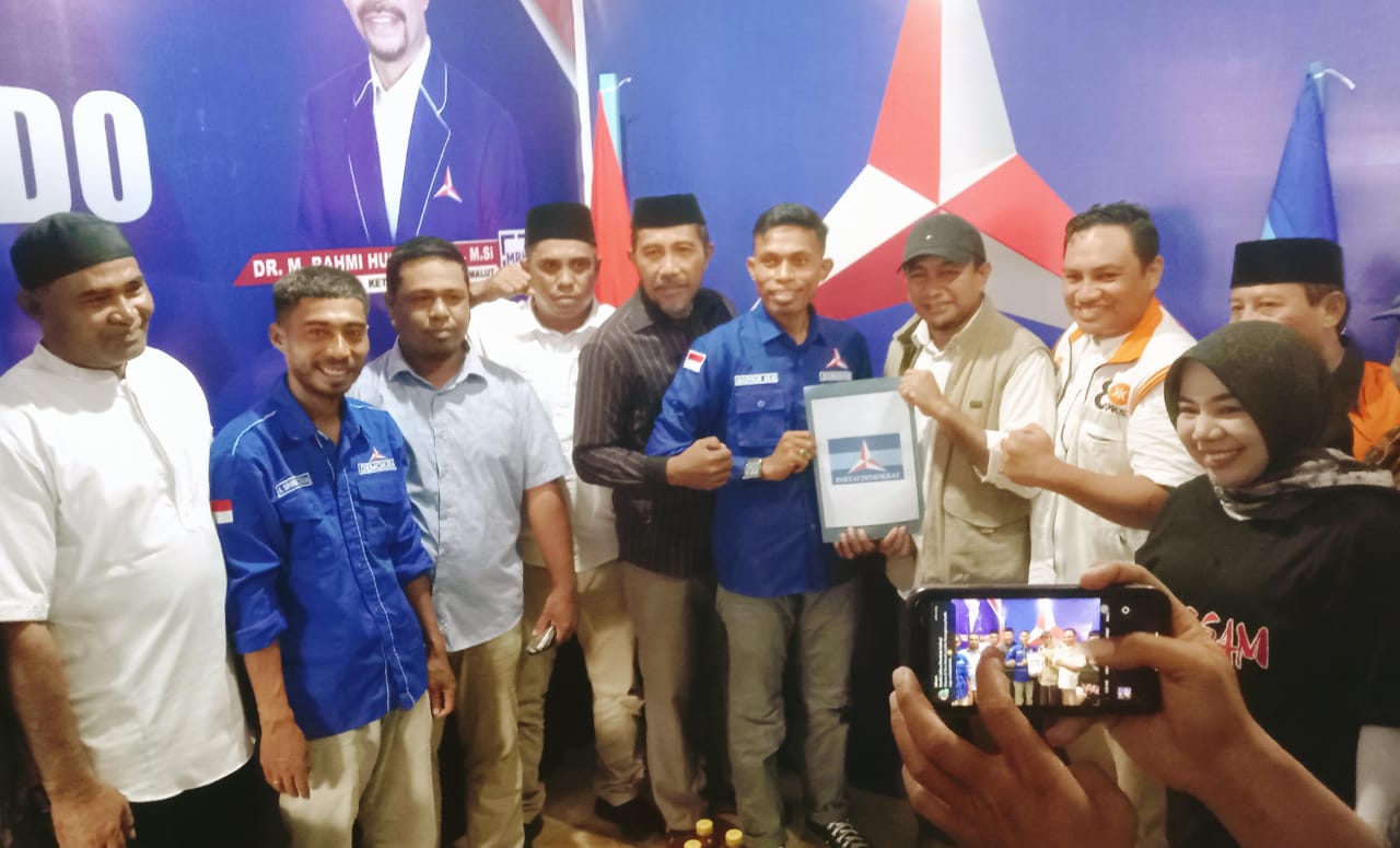 Pengambilan formulir oleh Hassan Ali Bassam Kasuba di Partai Demokrat Halsel (foto_sadam)
