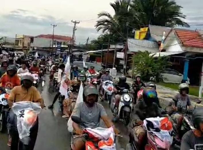 Simpatisan dan pendukung Bassam Kasuba padati Ibu Kota Labuha kawal pendaftaran di NasDem (foto_Sadam)