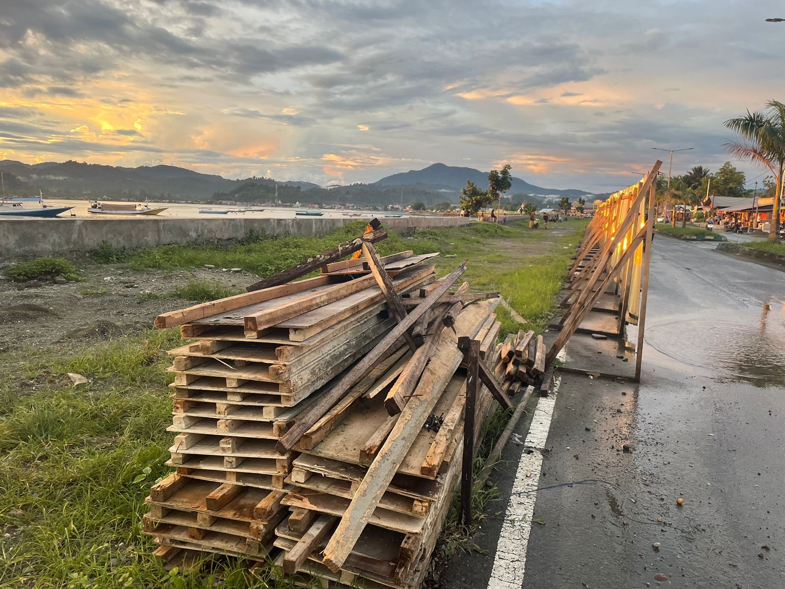 Nampak proyek raksasa di pantai Labuha-Tembal terbengkalai (Sadam//segmen)