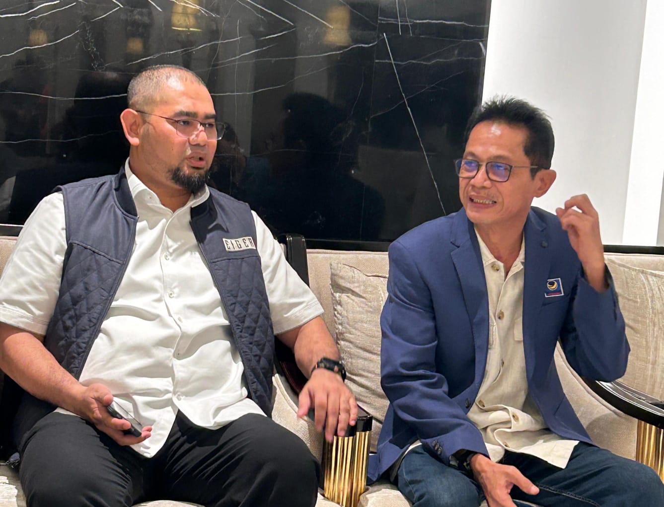 Hasan Ali Bassam Kasuba dan Helmi Umar Muksin (Sadam//segmen)