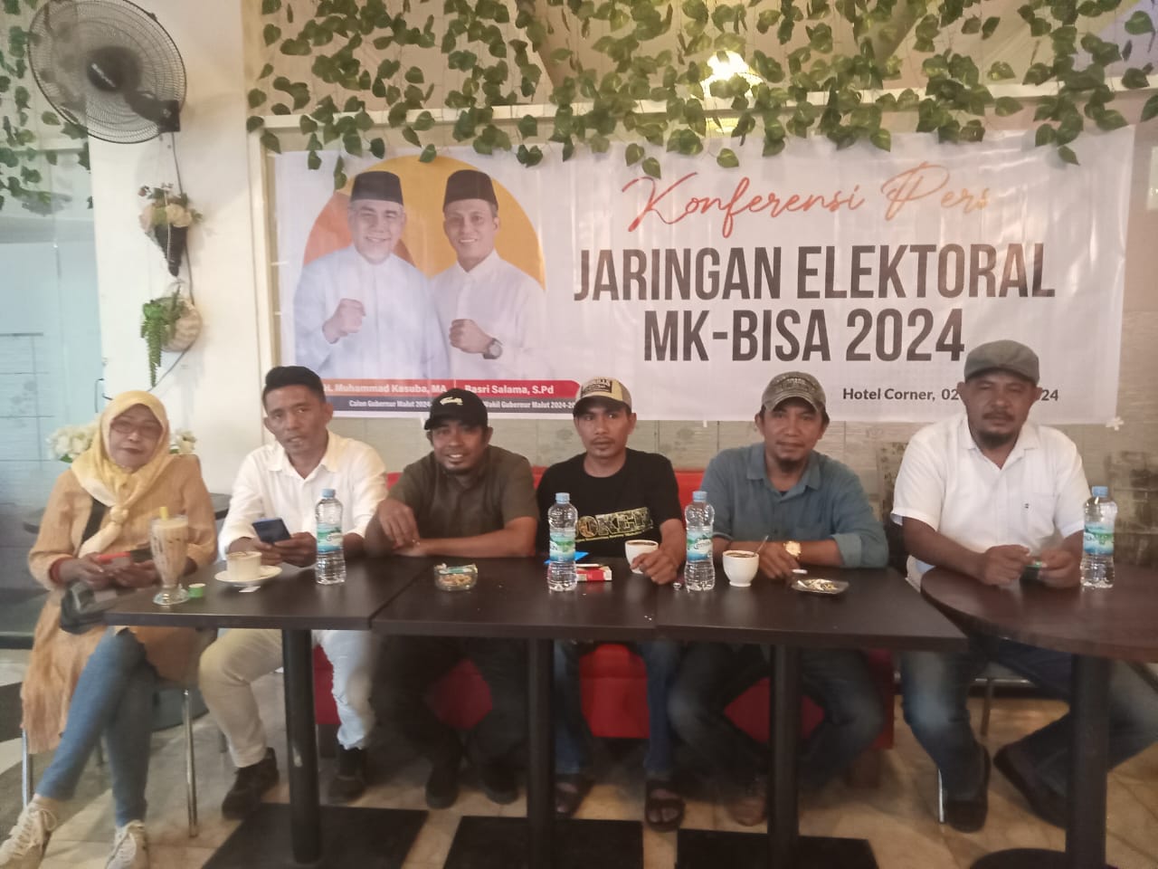 Jaringan Elektoral24 konferensi pers nyatakan sikap dukung MK-Bisa for Malut (foto//Sadam)
