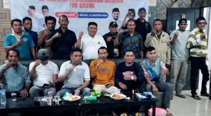 Pose bersama dengan koordinator tim relawan BASMI 30 kecamatan (Dok//Sadam)