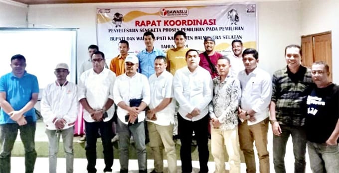 Pose bersama usai rakor (Dok//Sadam)