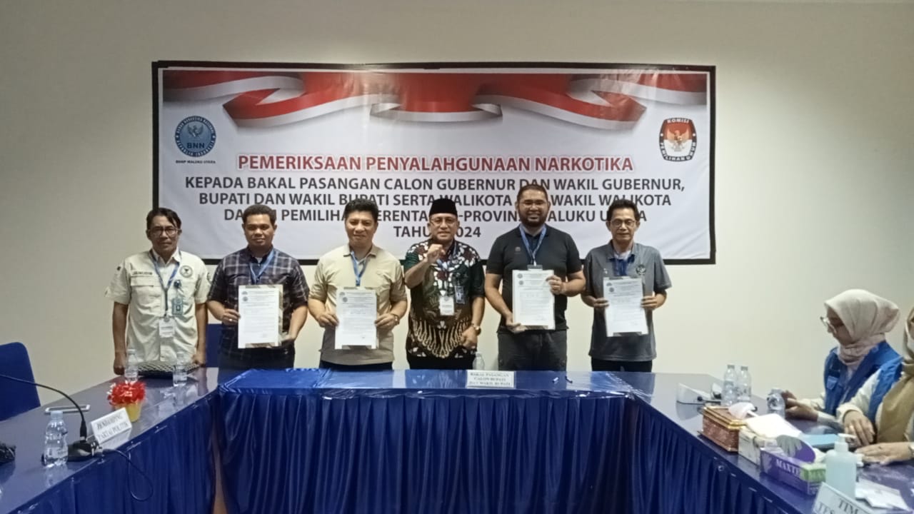 Pose Bassam-Helmi usai tes urine di BNN Malut (Dok//Sadam)