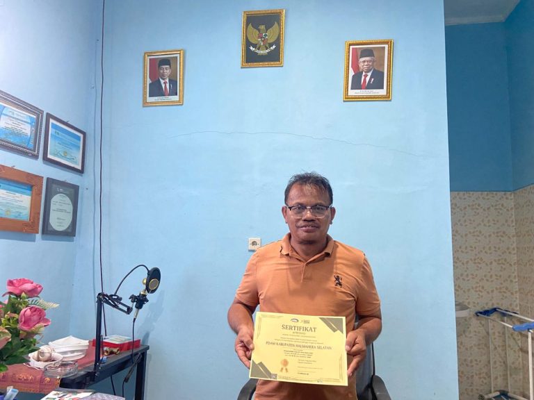Soleman Bobote Direktur PDAM Halsel (dok//Sadam)