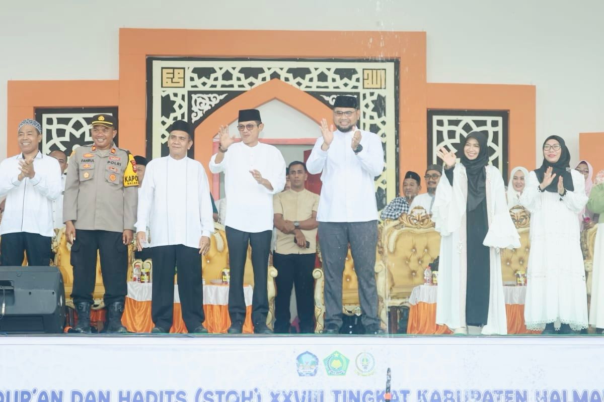 Bassam-Helmi usai Pengukuhan Dewan Hakim STQH Halsel 2025 (dok//sadam)