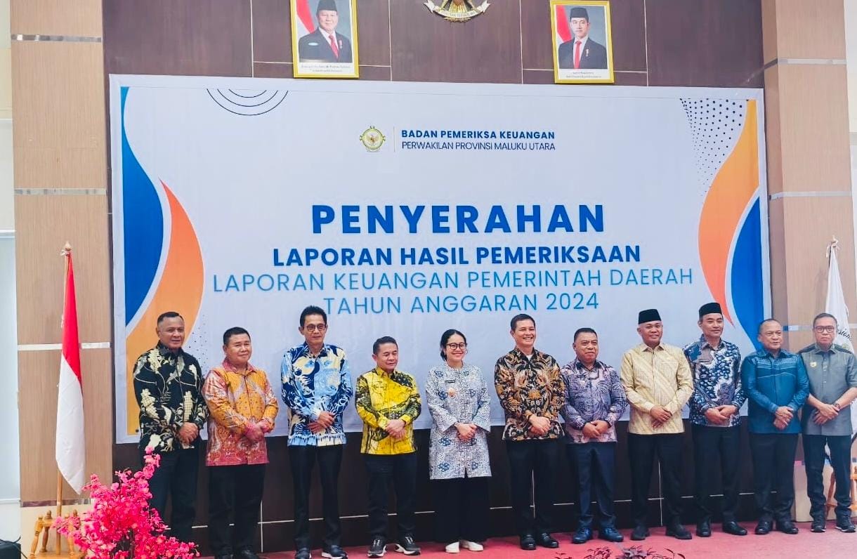 Pose bersama Wabup Halsel Helmi dan 9 kepala daerah serta BPKP Malut (dok//sadam)