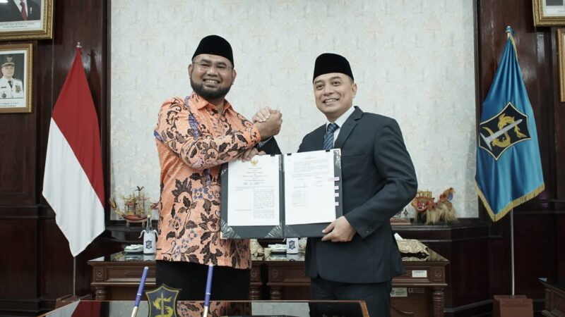 Bupati Halsel Bassam Kasuba dan Walikota Surabaya Eri Cahyadi (foto//sadam)