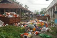 Sampah menumpuk di Pasar Labuha Halsel (dok//sadam) 
