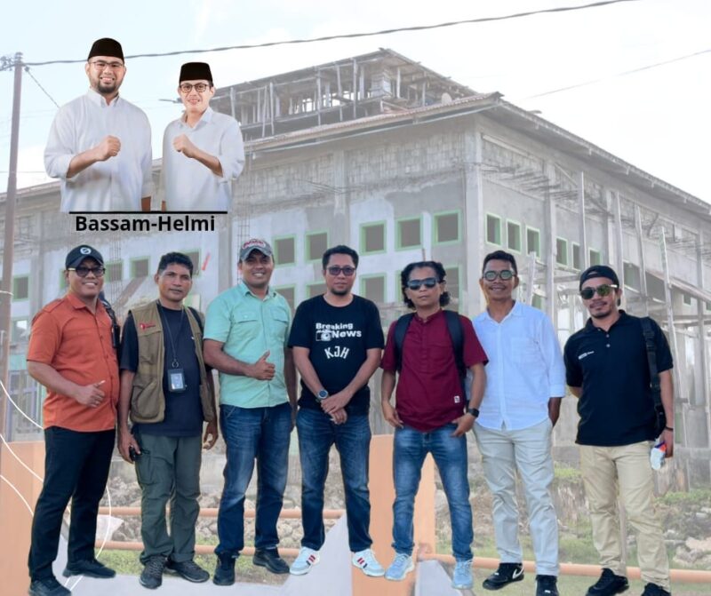 Pose 7 dari 9 Wartawan Media Center Bassam-Helmi yakni Alif Budiman, Husni Saban, Sadam Hadi, Samsudin Chalil, Risman Lamitira, Mursal Bahtiar dan Samsul Bahri (dok//matagena)