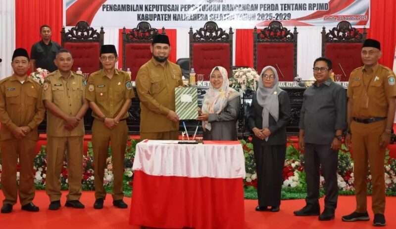 Penyerahan RPJMD (dok//Damos) 