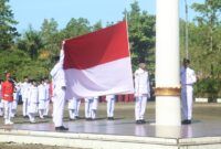 Detik-detik Pengibaran Bendera Merah Putih di Lapangan Asombang Halsel (foto_cecep)