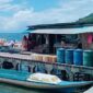 Pemuatan 2 Ton BBM Subsidi ilegal di Pelabuhan Pasar Baru Desa Babang | Foto Jarum Media Gup