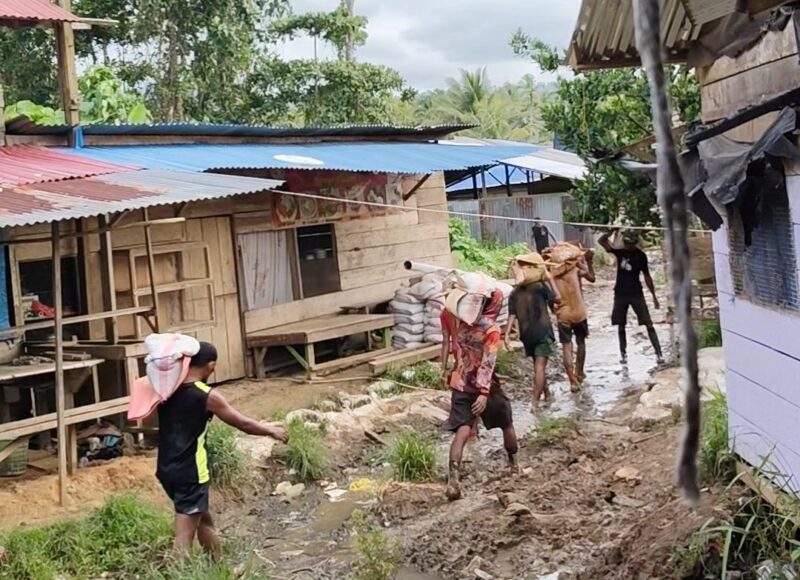 Tambang Emas Ilegal Kusubibi Terus Beroperasi. foto Sadam|segmen