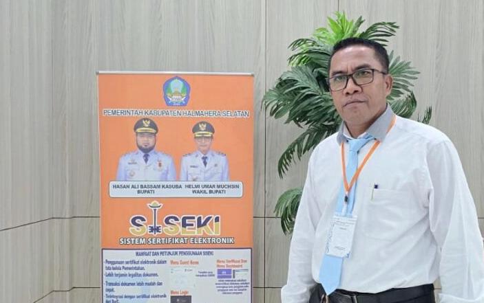 Nazarudin Hasan Camat Bacan Selatan. Foto Sadam|segmen