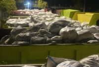 Bukti ribuan karung tanah topsoil dikomersilkan tanpa izin atau secara ilegal dibawa ke Kawasi Obi. foto Sadam Hadi|Segmen