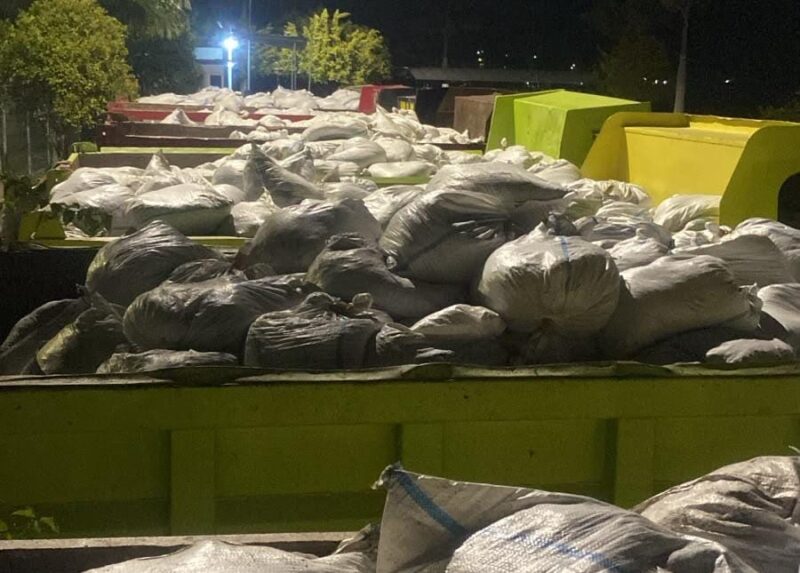 Bukti ribuan karung tanah topsoil dikomersilkan tanpa izin atau secara ilegal dibawa ke Kawasi Obi. foto Sadam Hadi|Segmen