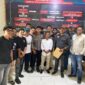 Puluhan pengurus Persatuan Wartawan Indonesia Kabupaten Halmahera Selatan resmi lapor WNA Barbara Bos Kusu Island Resort di SPKT Polres. foto Jarum Media Grup