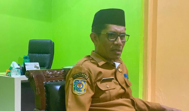 Samsu Abubakar, Kepala Dinas Lingkungan Hidup Halmahera Selatan. Foto Sadam Hadi|Segmen