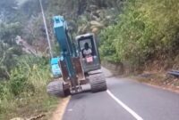 Exkavator milik PT Intim Kara. Foro Sadam Hadi|Segmen