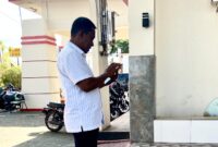 Kadis Pariwisata Halsel Ali Dano Hasan saat mendatangi Ditreskrimum Polda Malut, Kamis 20 Agustus 2026. Foto Sadam Hadi|Segmen