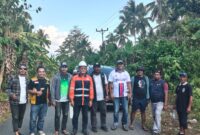 DPUPR Halsel gandeng Persatuan Wartawan Indoensia lakukan pemeriksaan jalan Tawa-Songa usai dilintasi alat berat Excavator PT Intim Kara. Foto Sadam Hadi|Segmen